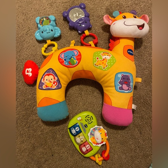 VTech Tummy Time Discovery Pillow - Picture 1 of 7